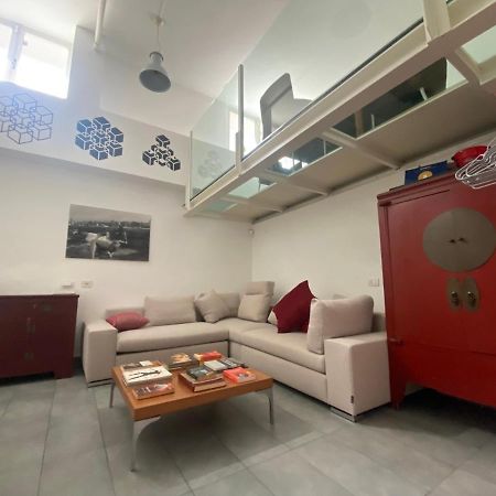 Living Apartment Милано Екстериор снимка