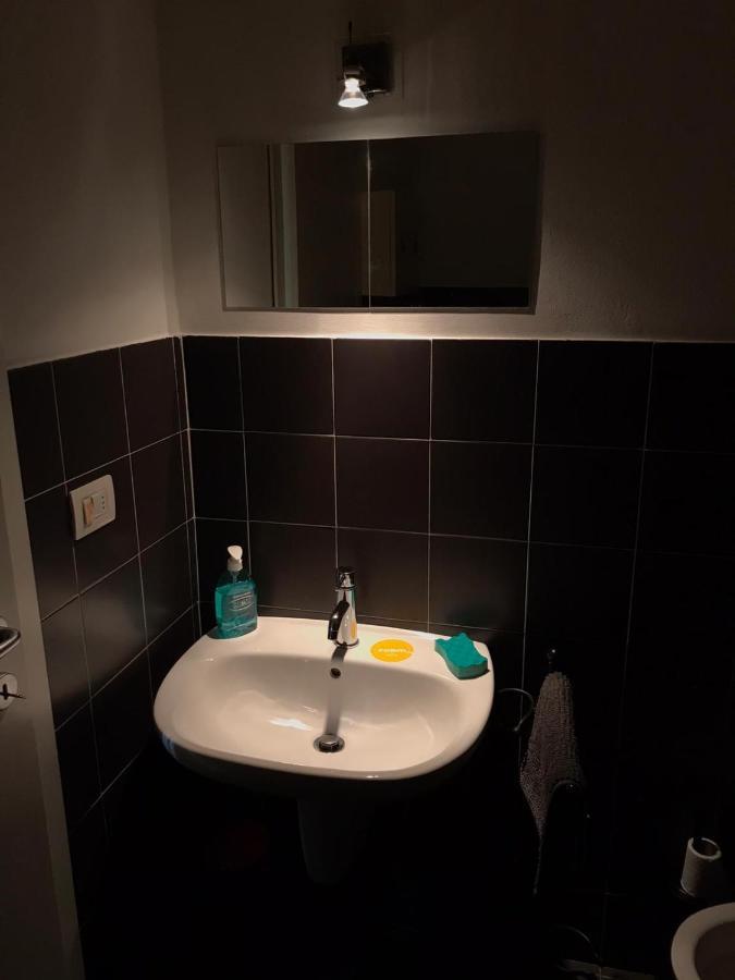 Living Apartment Милано Екстериор снимка