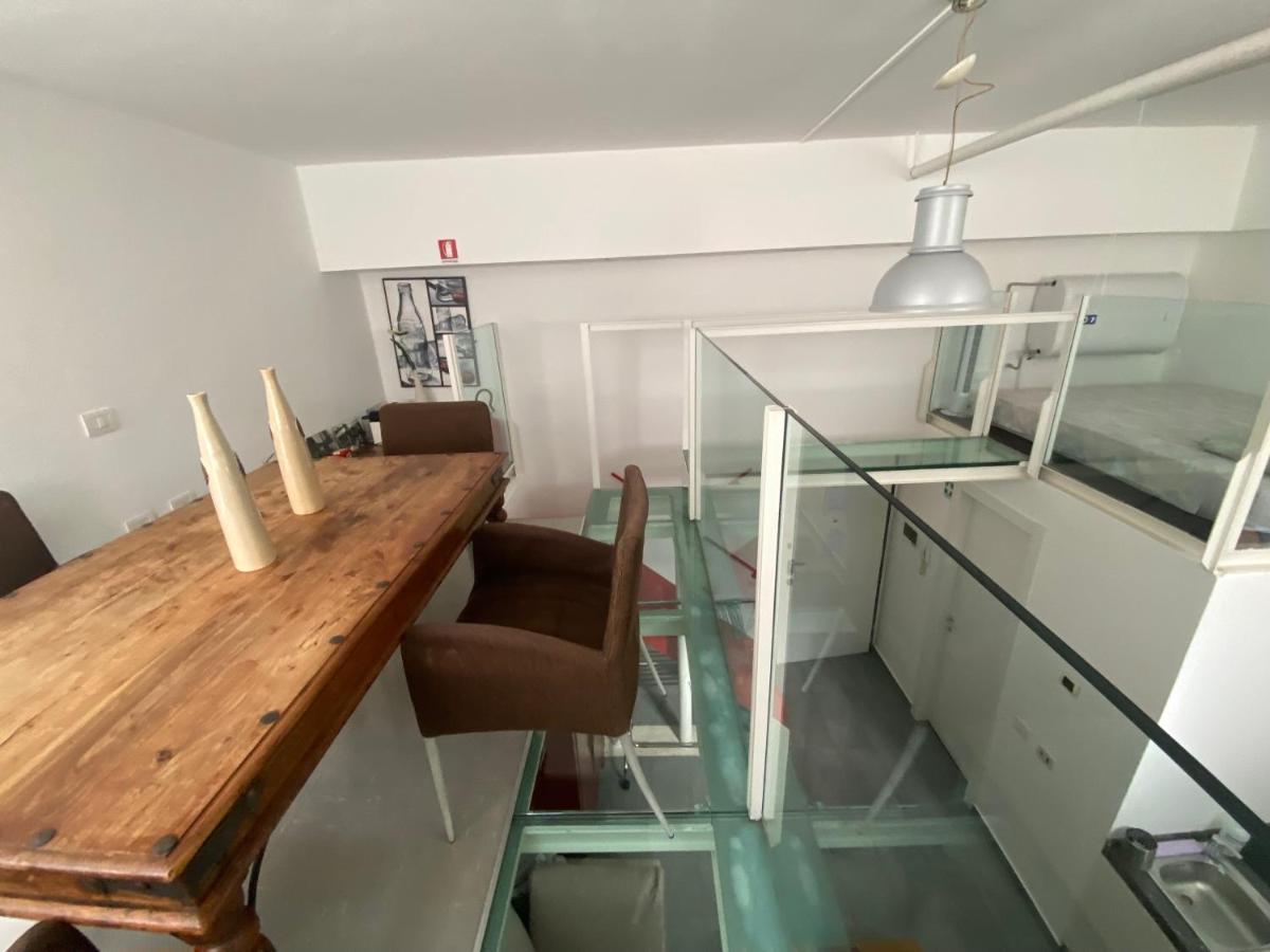 Living Apartment Милано Екстериор снимка
