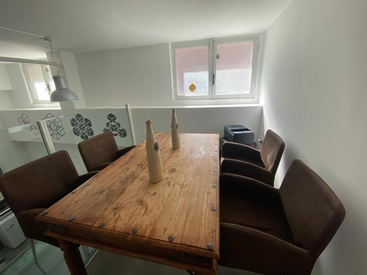 Living Apartment Милано Екстериор снимка